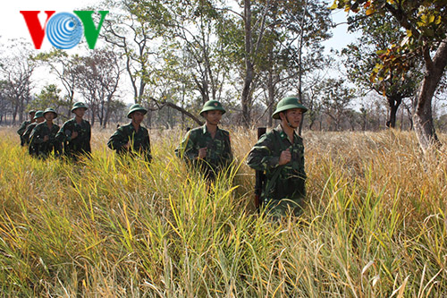 Biên phòng Đắc Lắc vững vàng nơi biên giới. (15/12/2015)